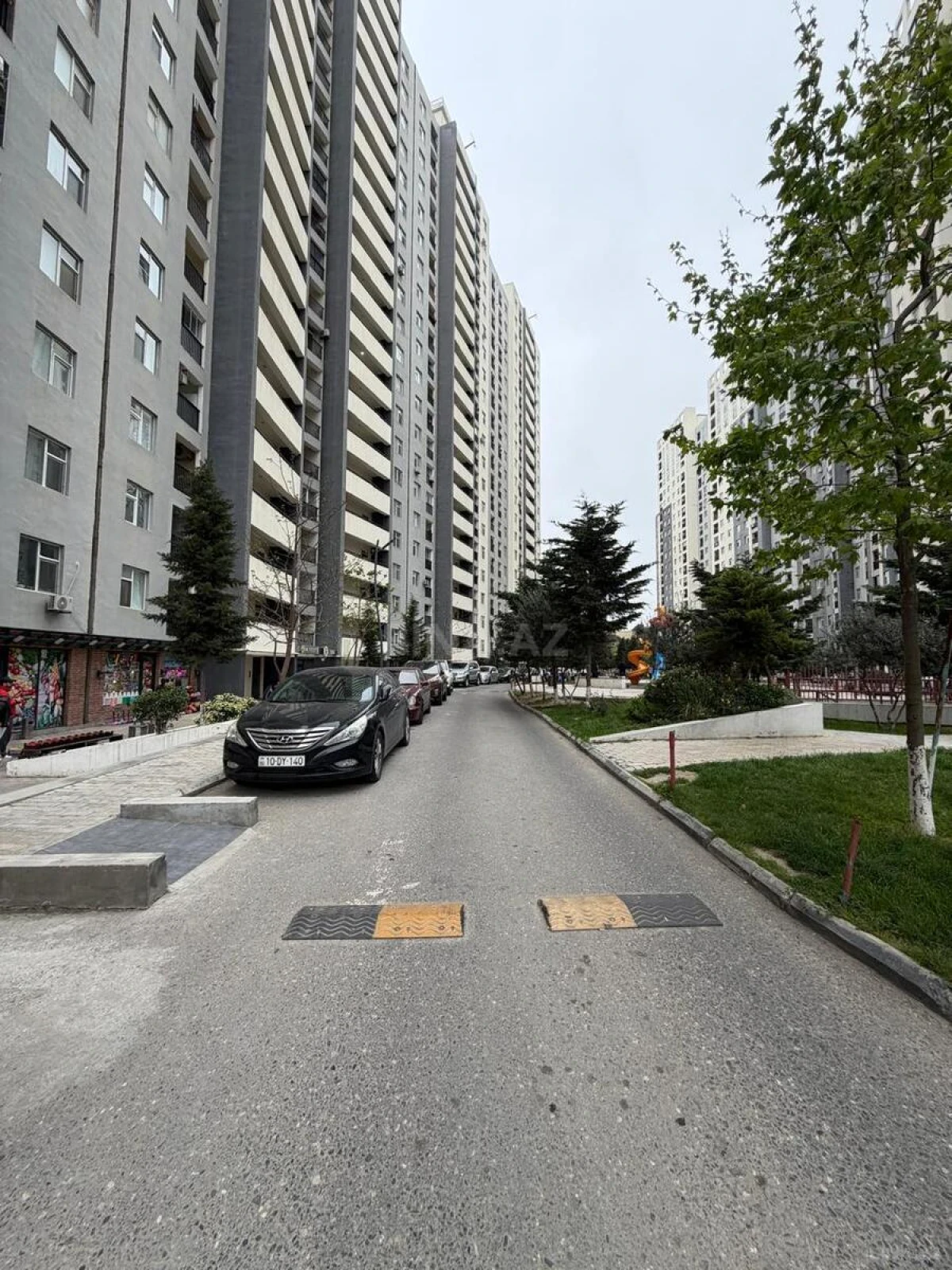 Satılır 4 otaqlı mənzil 140 m²