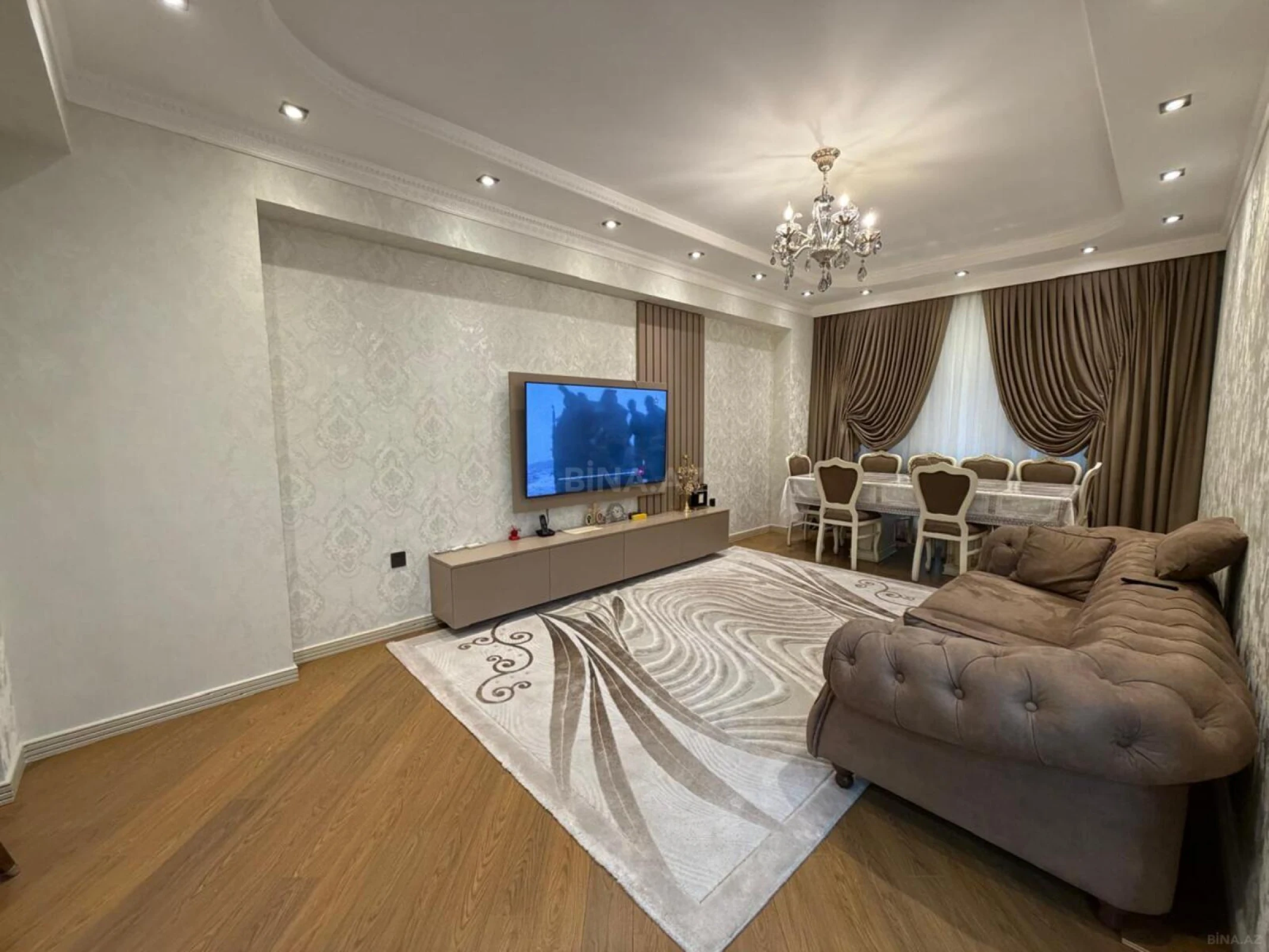 Satılır 4 otaqlı mənzil 140 m²