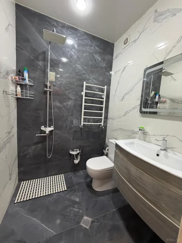 Satılır 4 otaqlı mənzil 140 m²