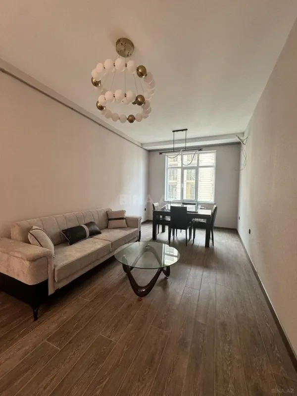 Kirayə verilir 2 otaqlı mənzil 65 m²