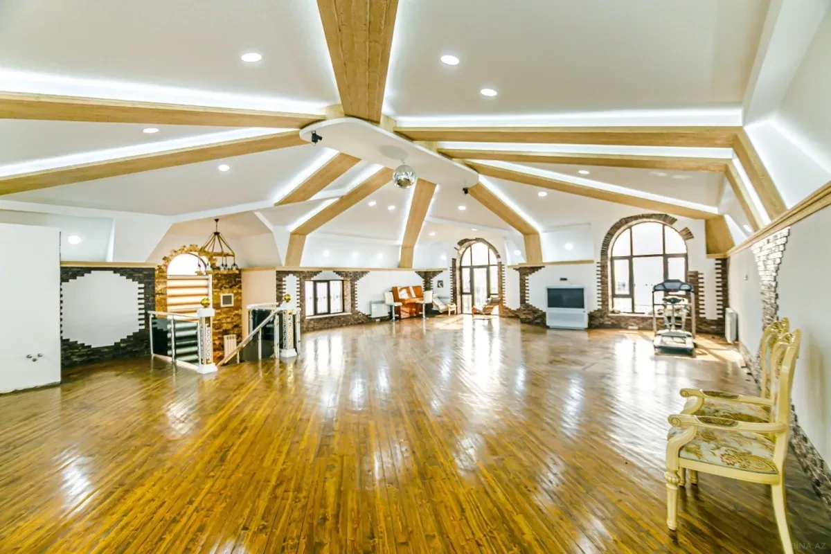 Kirayə verilir 6 otaqlı həyət evi 250 m²