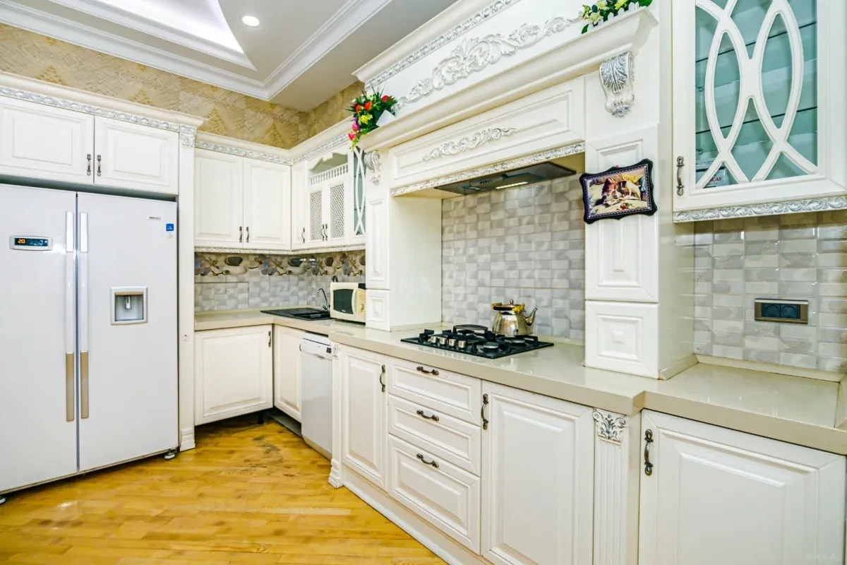 Kirayə verilir 6 otaqlı həyət evi 250 m²
