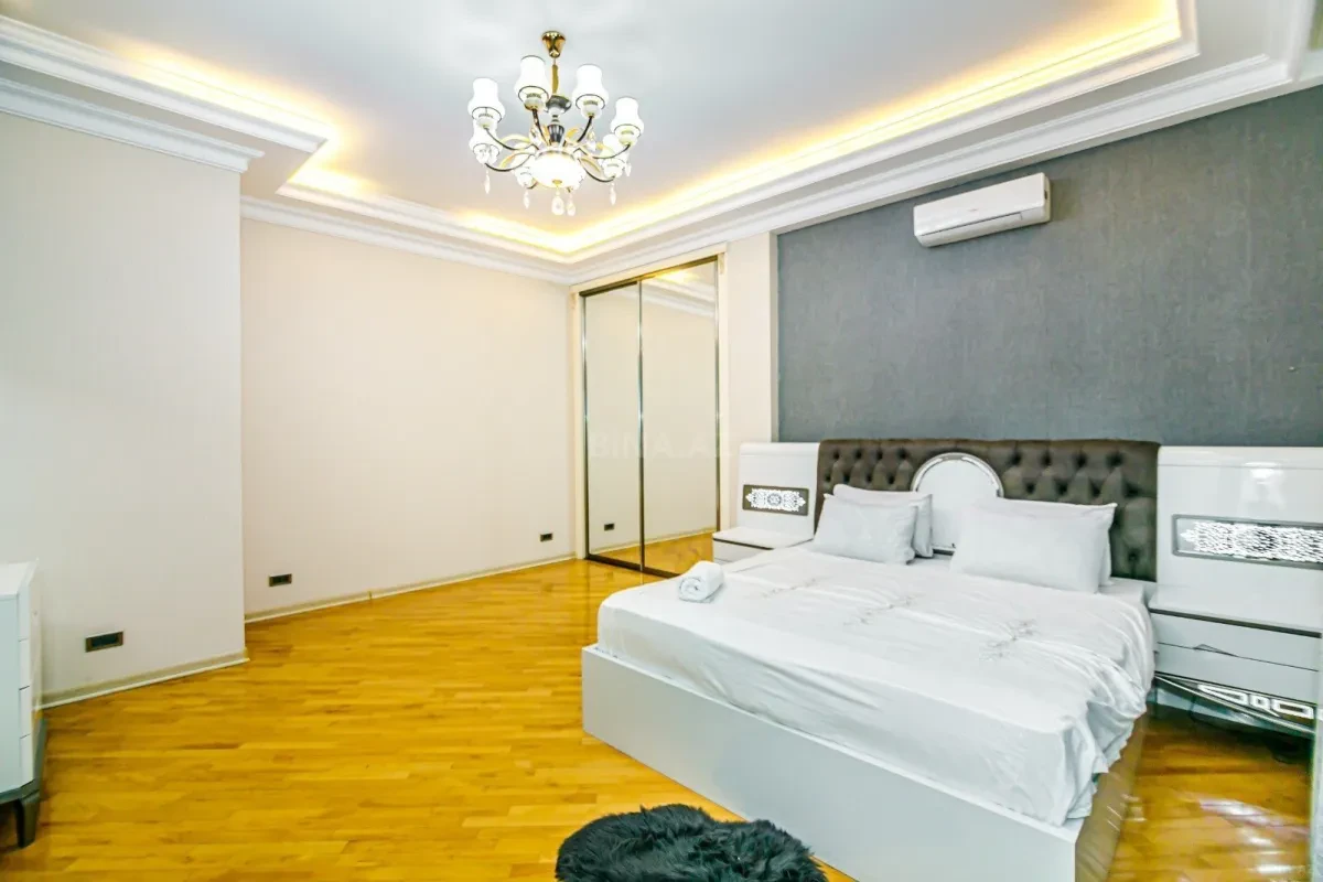 Kirayə verilir 6 otaqlı həyət evi 250 m²