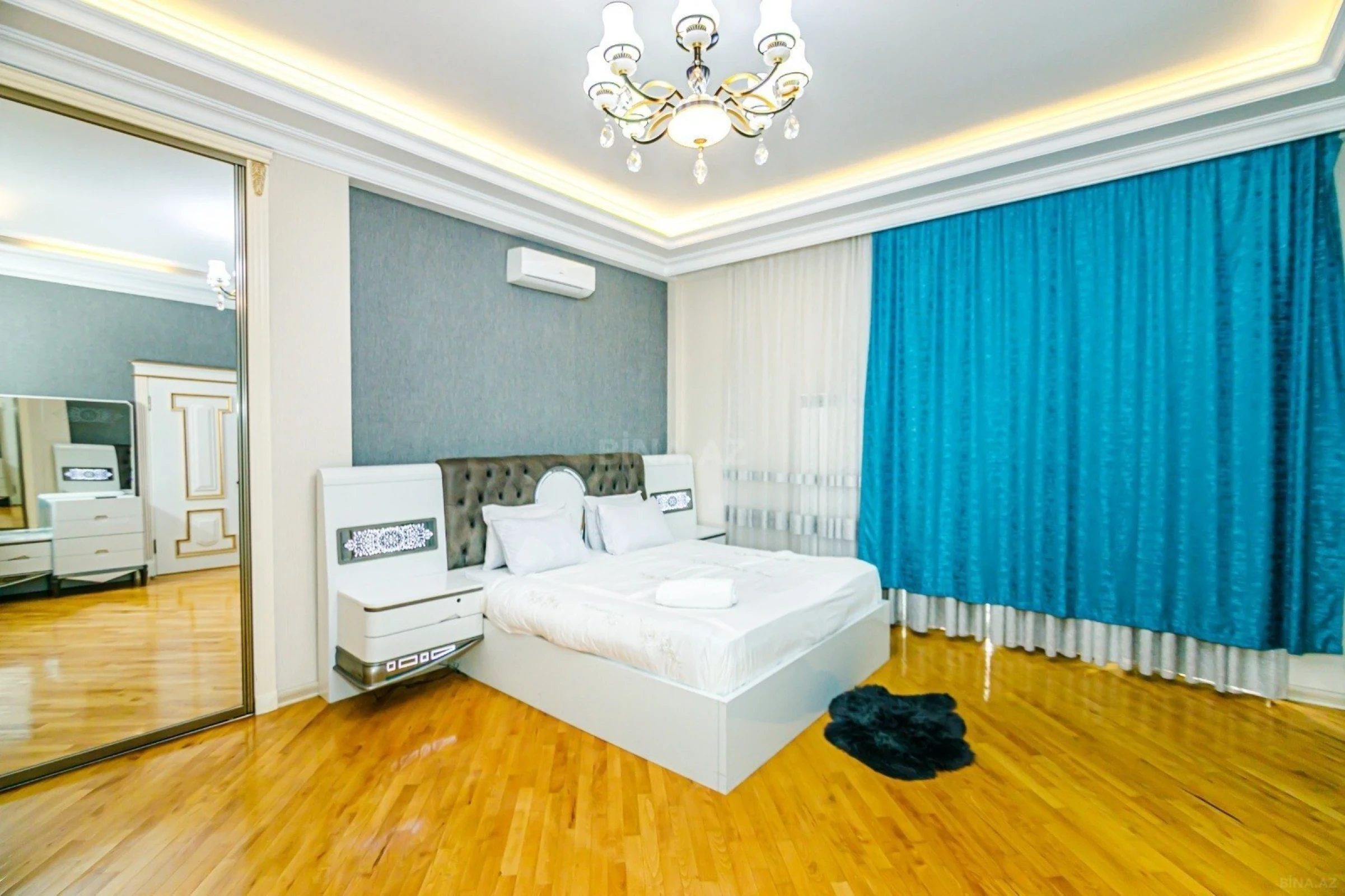 Kirayə verilir 6 otaqlı həyət evi 250 m²