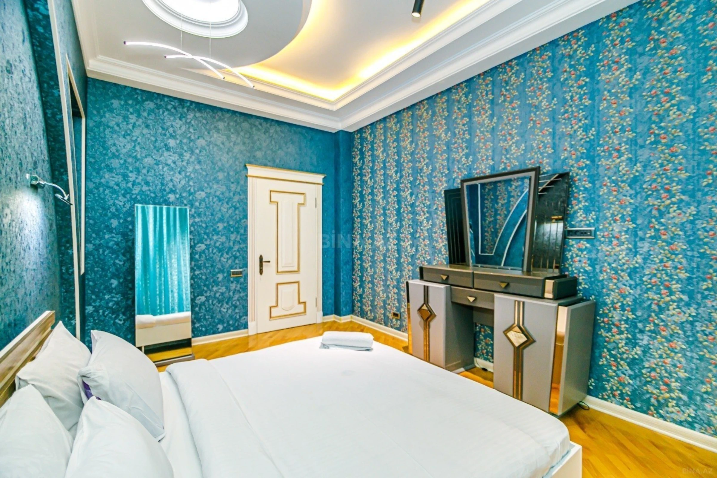 Kirayə verilir 6 otaqlı həyət evi 250 m²