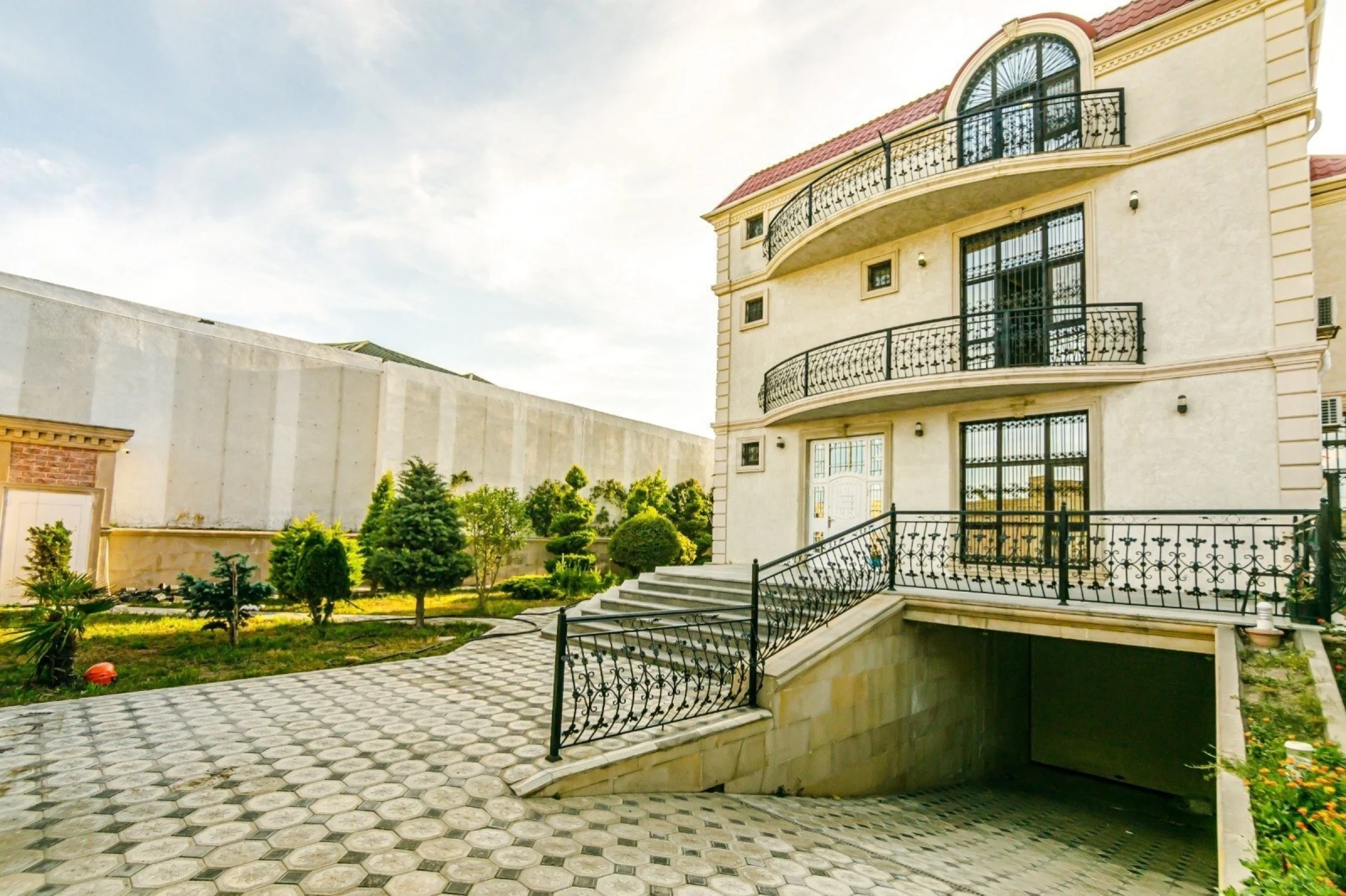 Kirayə verilir 6 otaqlı həyət evi 250 m²