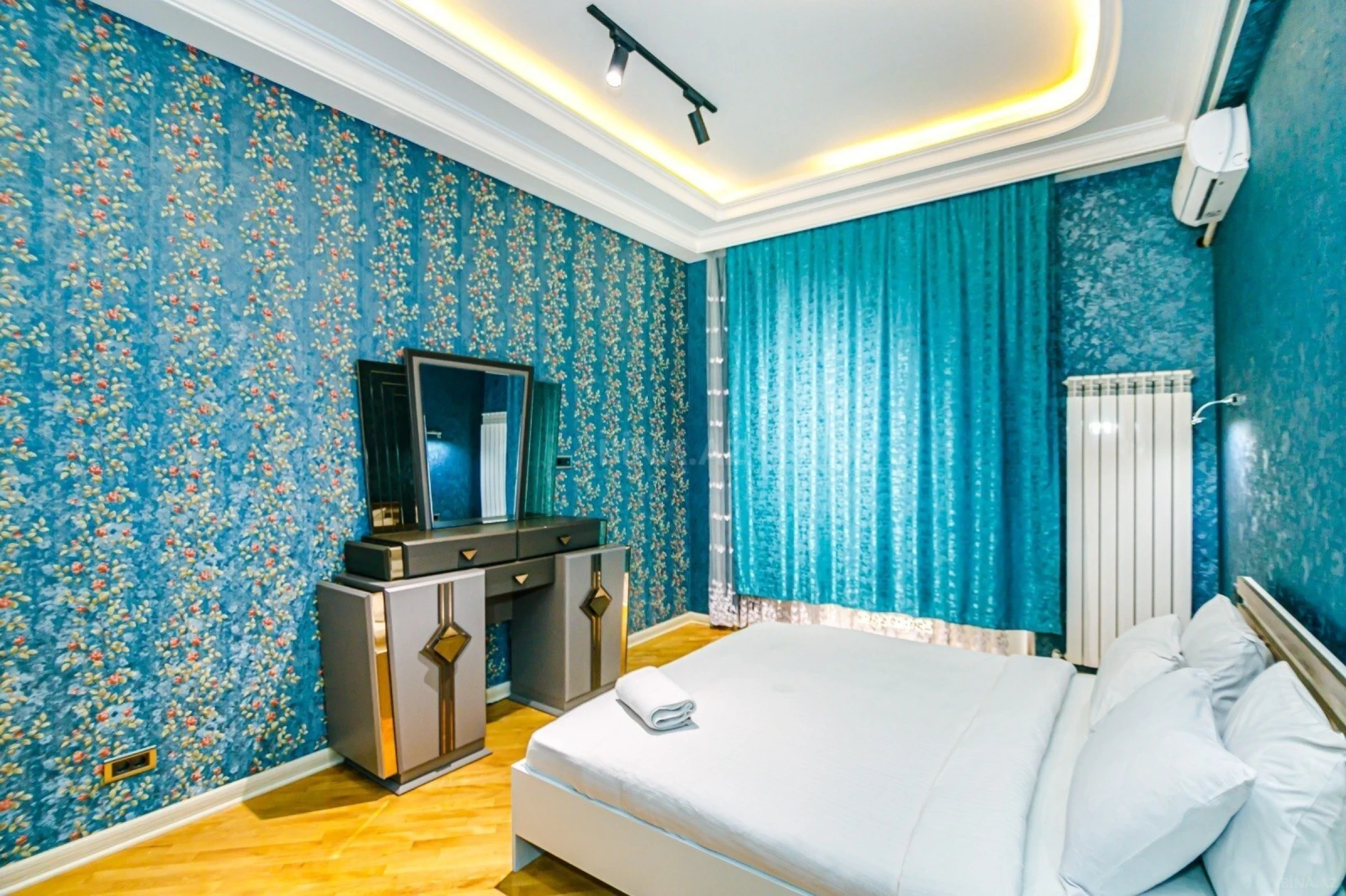 Kirayə verilir 6 otaqlı həyət evi 250 m²