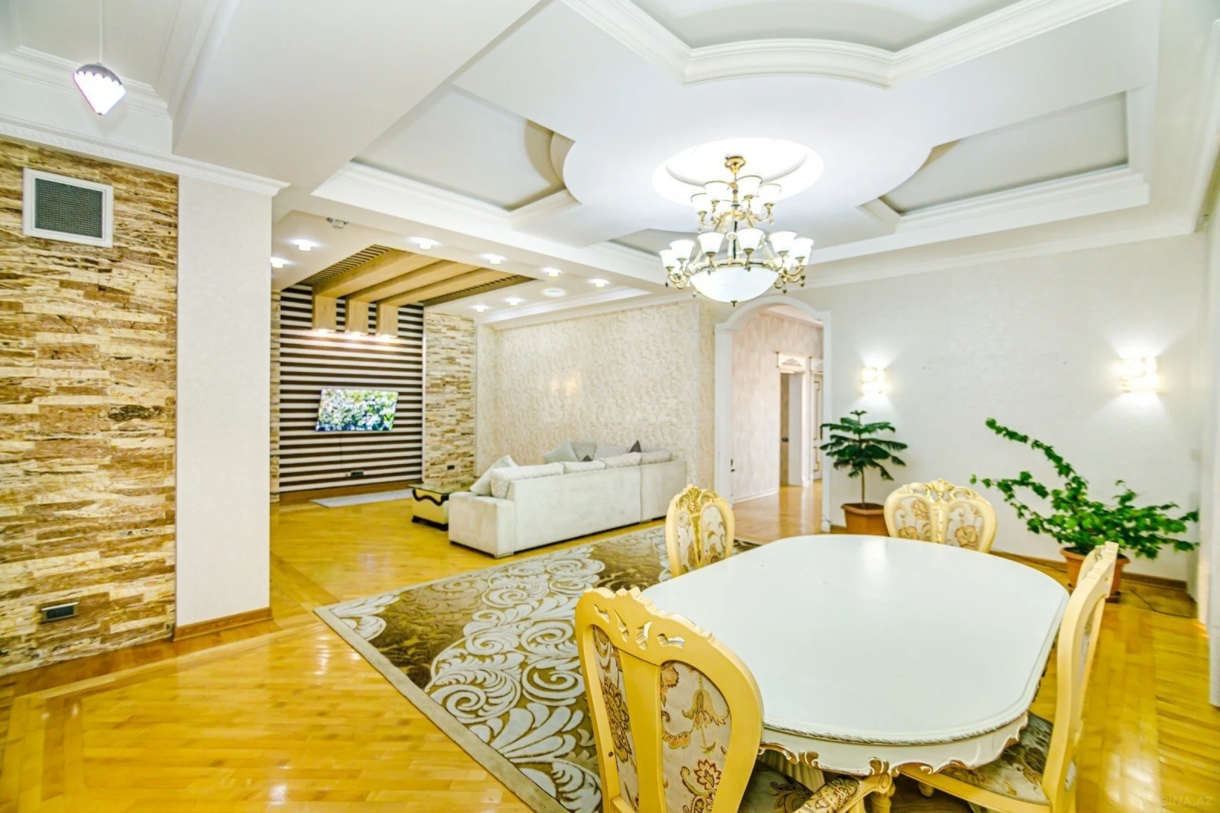 Kirayə verilir 6 otaqlı həyət evi 250 m²