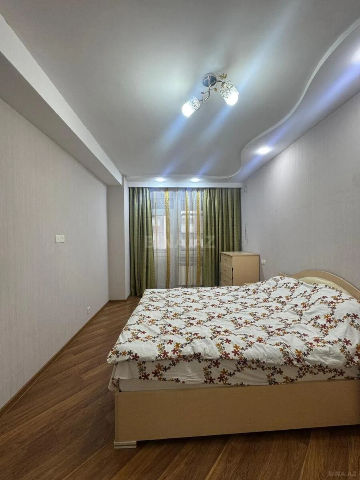 Satılır 2 otaqlı mənzil 70 m²