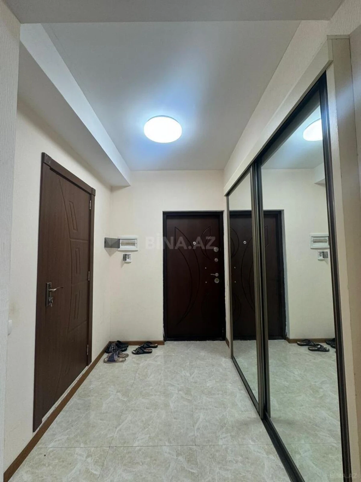 Satılır 2 otaqlı mənzil 70 m²