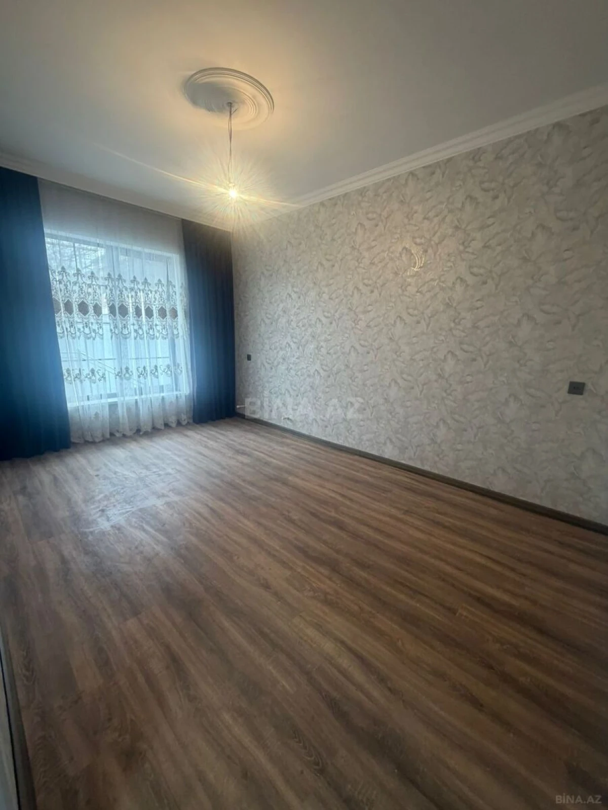 Satılır 5 otaqlı həyət evi 100 m²
