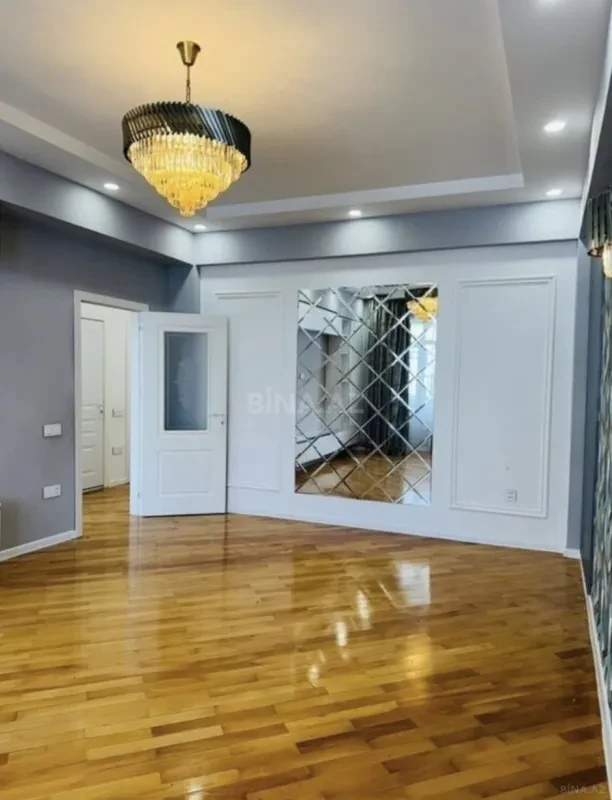 Satılır 3 otaqlı mənzil 115 m²