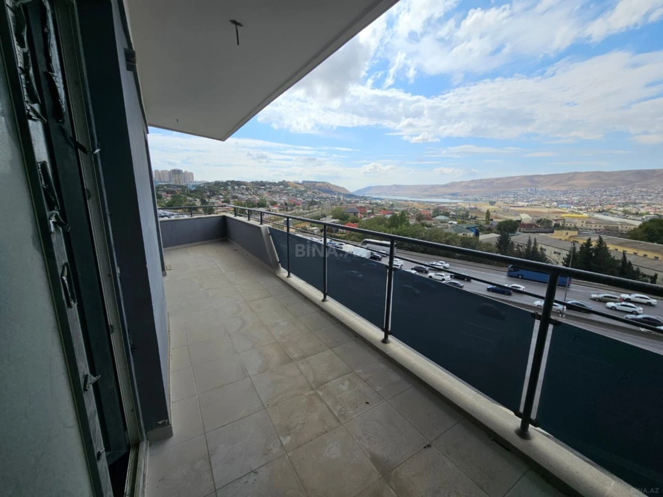 Satılır 4 otaqlı mənzil 166.5 m²