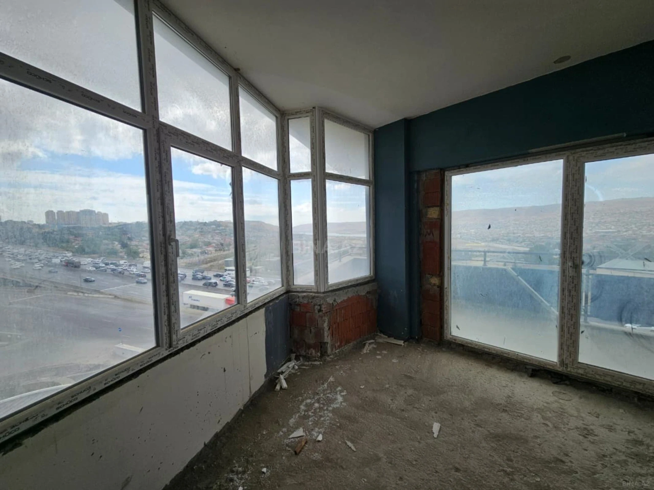 Satılır 4 otaqlı mənzil 166.5 m²