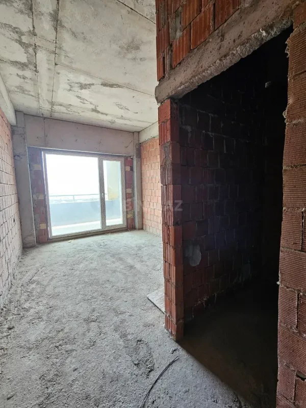 Satılır 4 otaqlı mənzil 166.5 m²