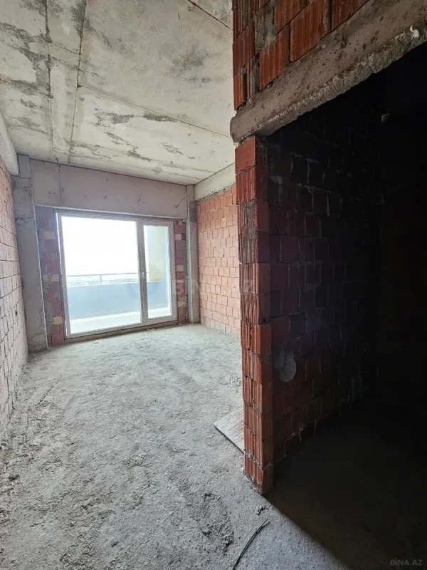 Satılır 4 otaqlı mənzil 166.5 m²
