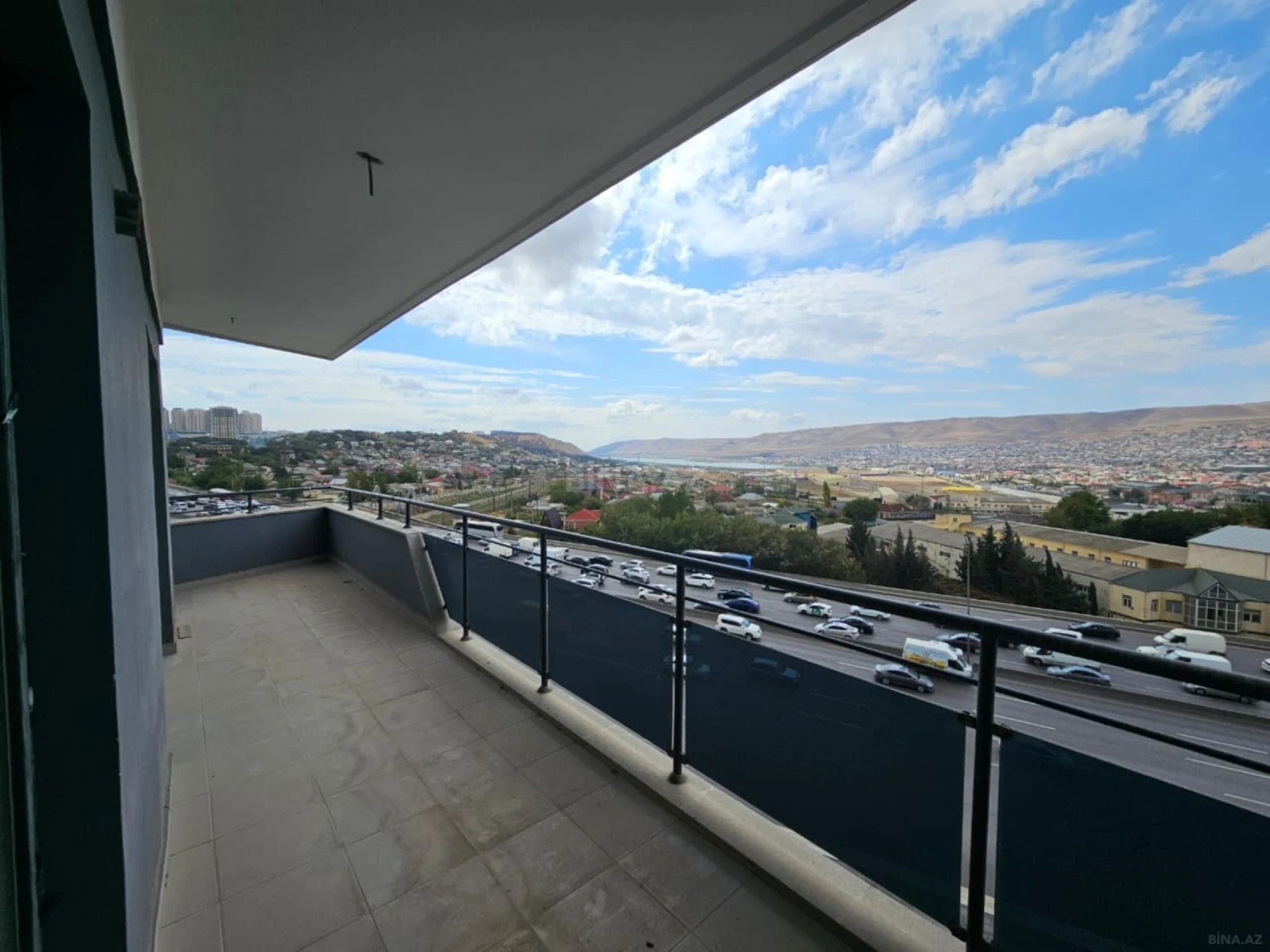 Satılır 4 otaqlı mənzil 166.5 m²