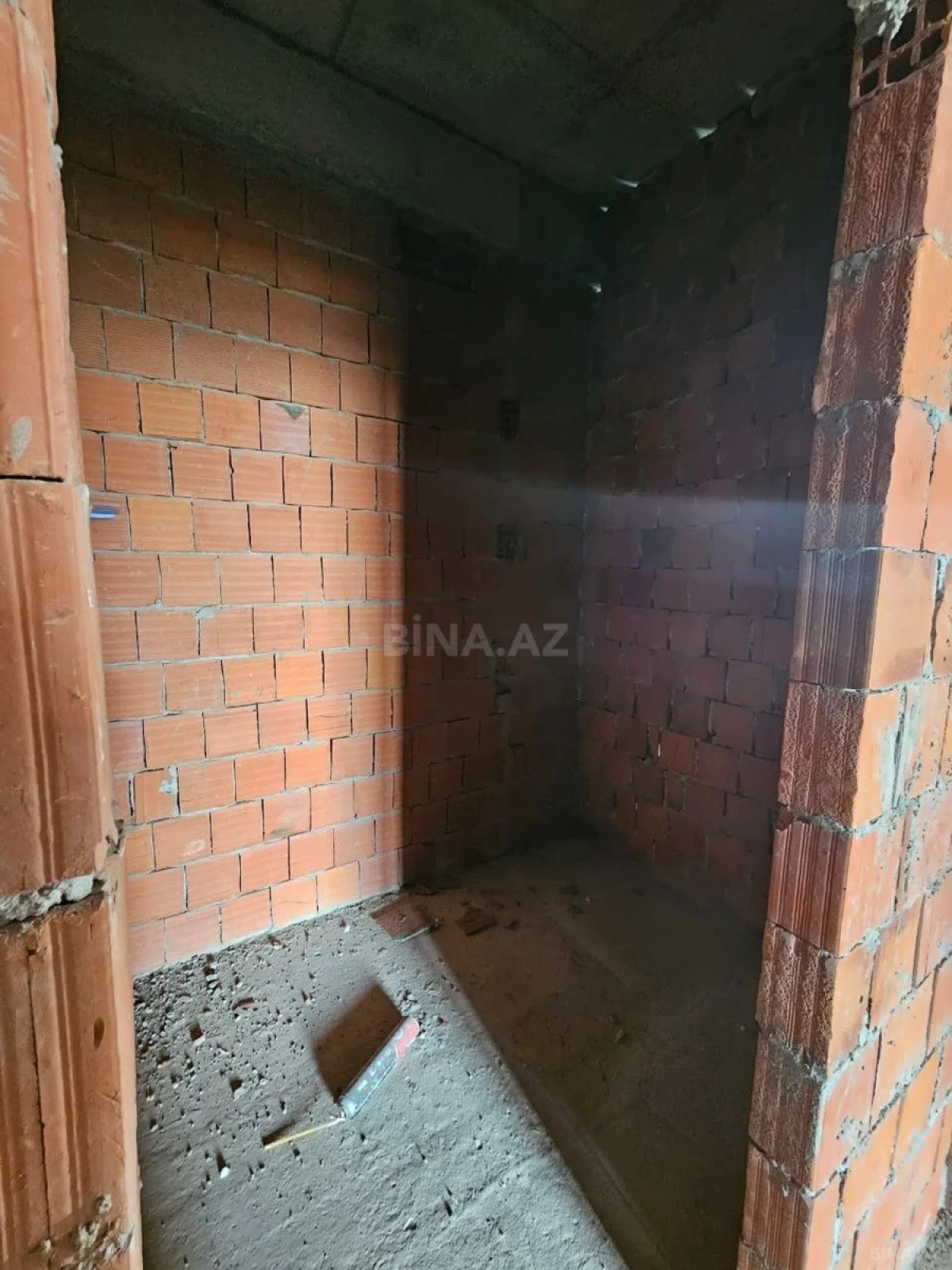 Satılır 4 otaqlı mənzil 166.5 m²