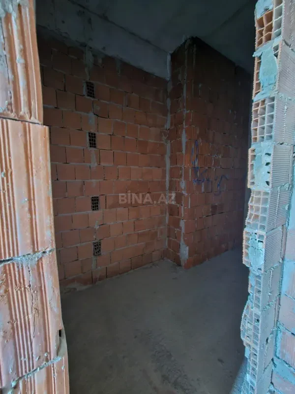 Satılır 4 otaqlı mənzil 166.5 m²