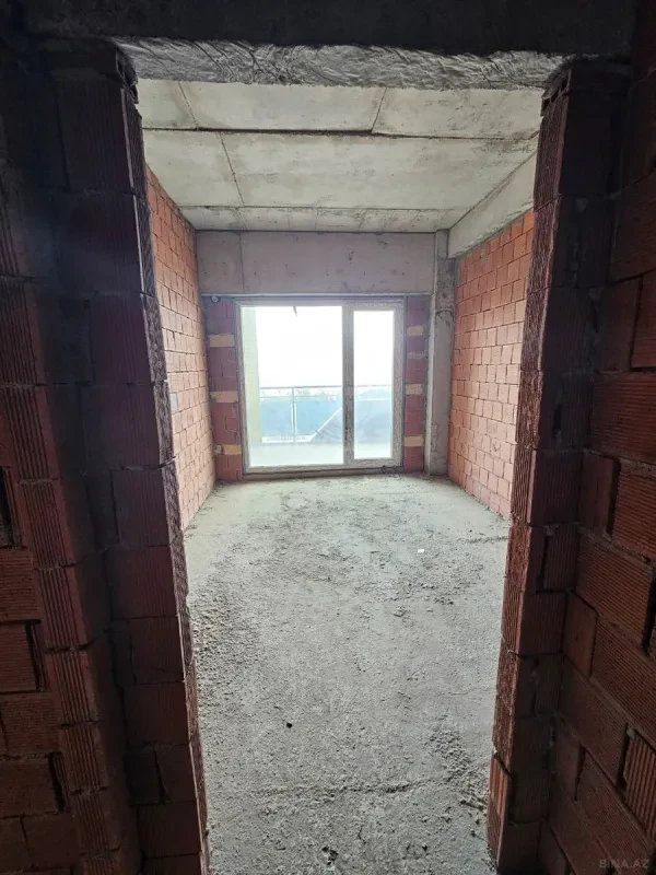 Satılır 4 otaqlı mənzil 166.5 m²
