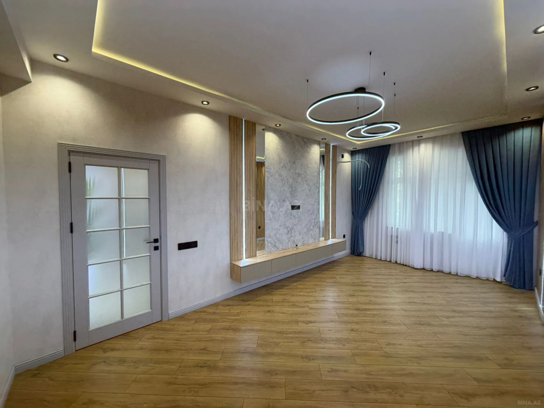 Satılır 2 otaqlı mənzil 82 m²