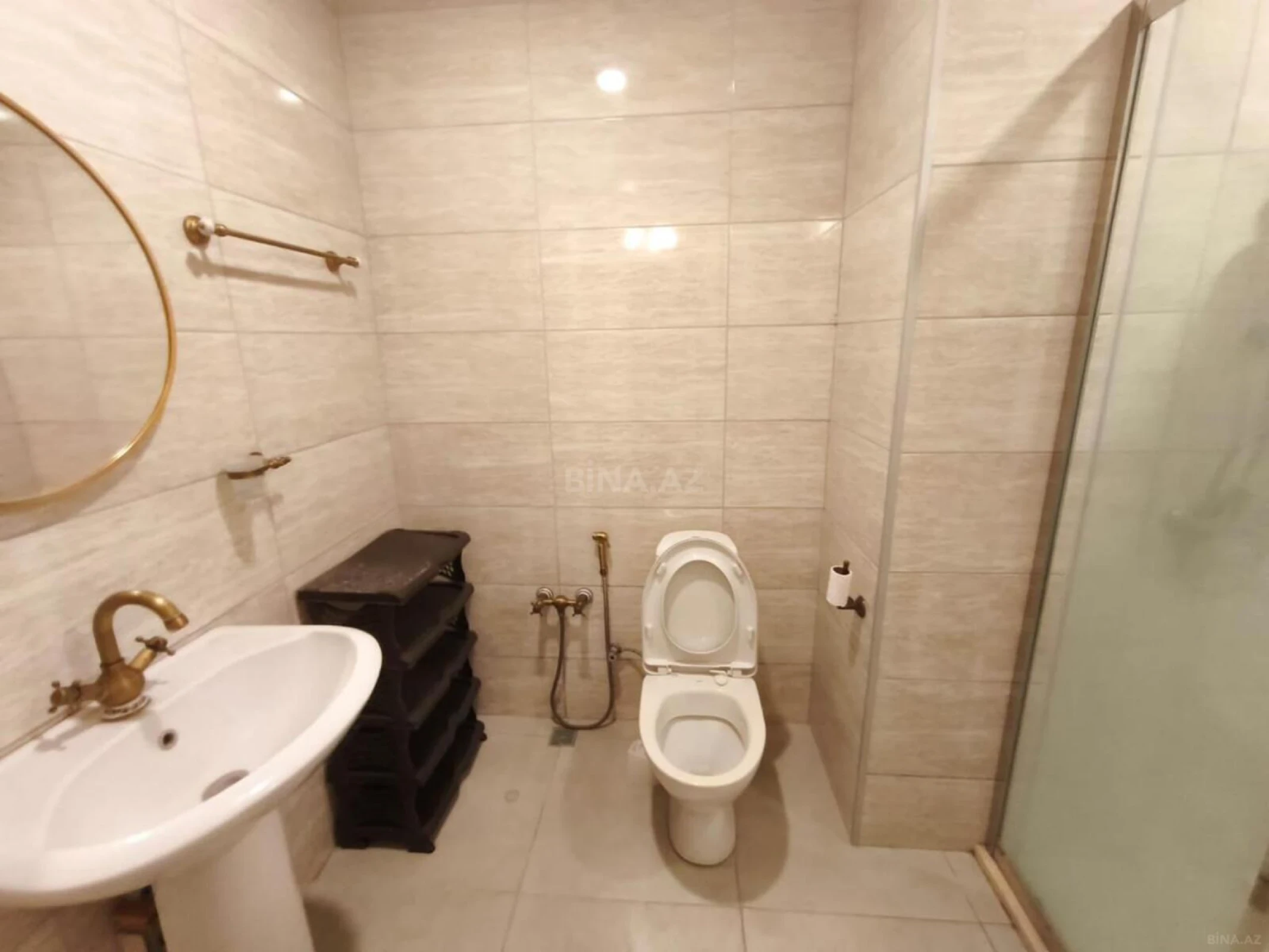 Satılır 2 otaqlı mənzil 97 m²