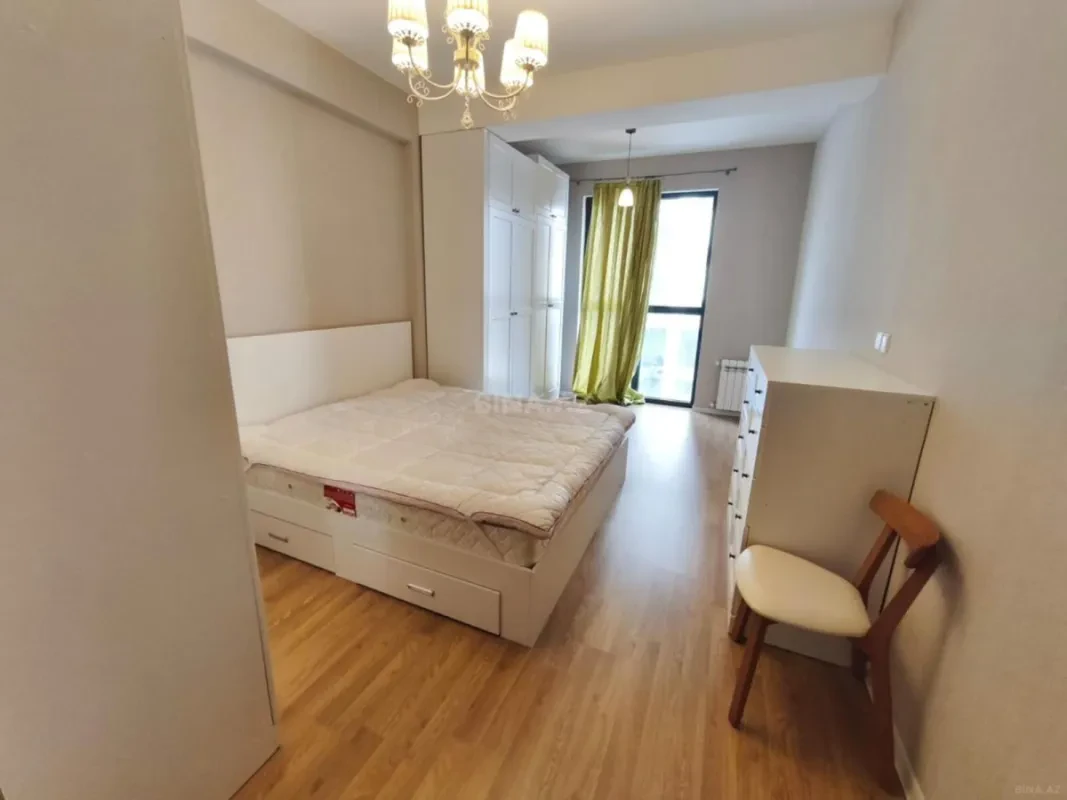 Satılır 2 otaqlı mənzil 97 m²