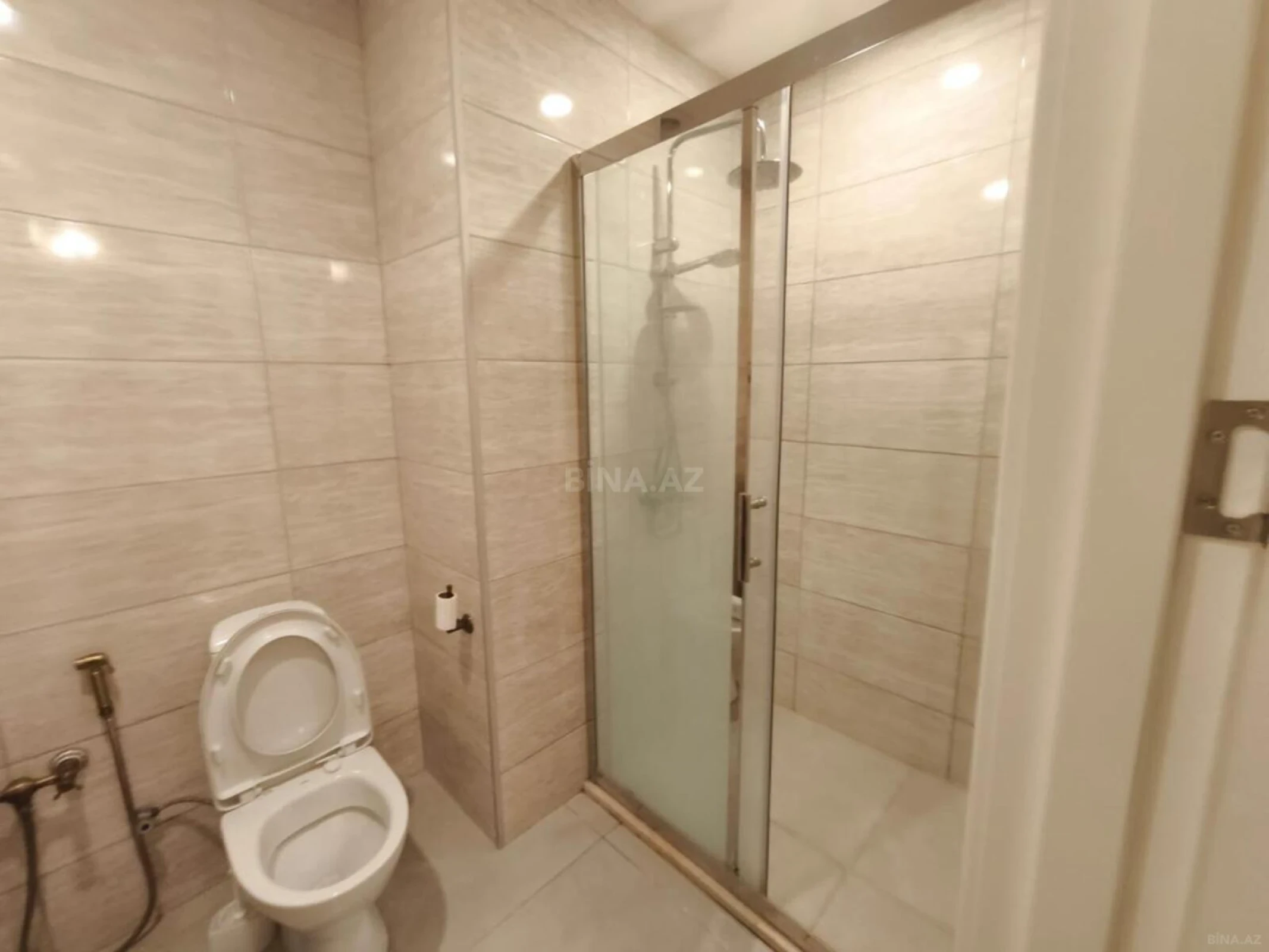 Satılır 2 otaqlı mənzil 97 m²