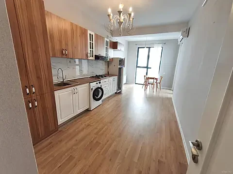 Satılır 2 otaqlı mənzil 97 m²