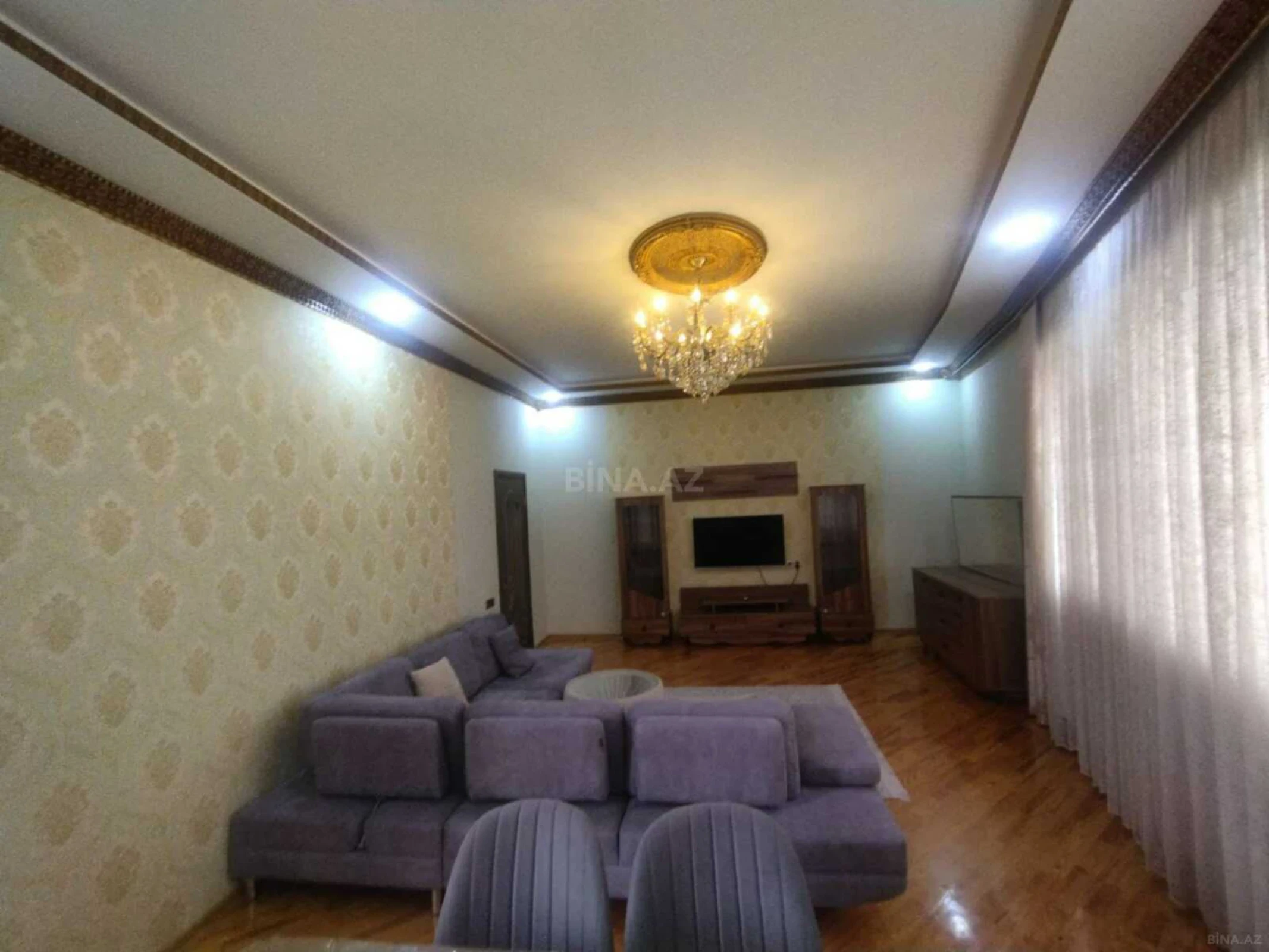 Kirayə verilir 3 otaqlı mənzil 160 m²