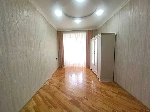 Kirayə verilir 3 otaqlı mənzil 160 m²