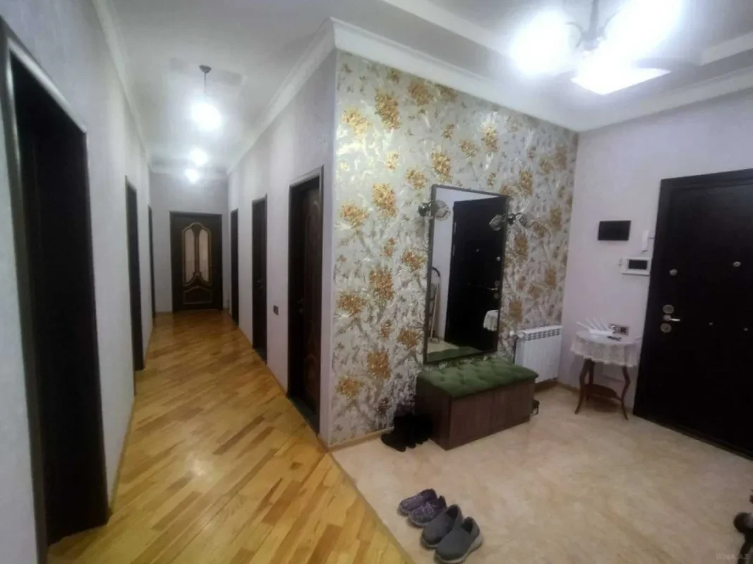 Kirayə verilir 3 otaqlı mənzil 160 m²