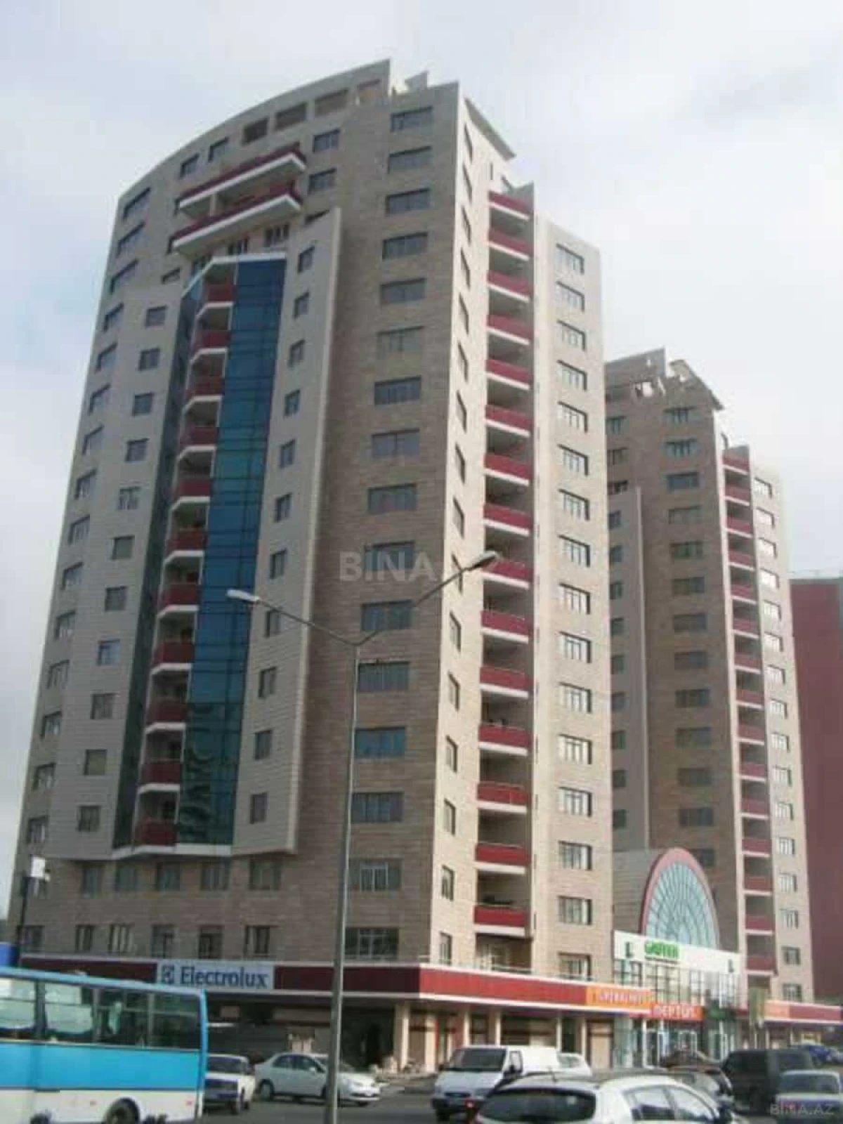 Kirayə verilir 3 otaqlı mənzil 160 m²
