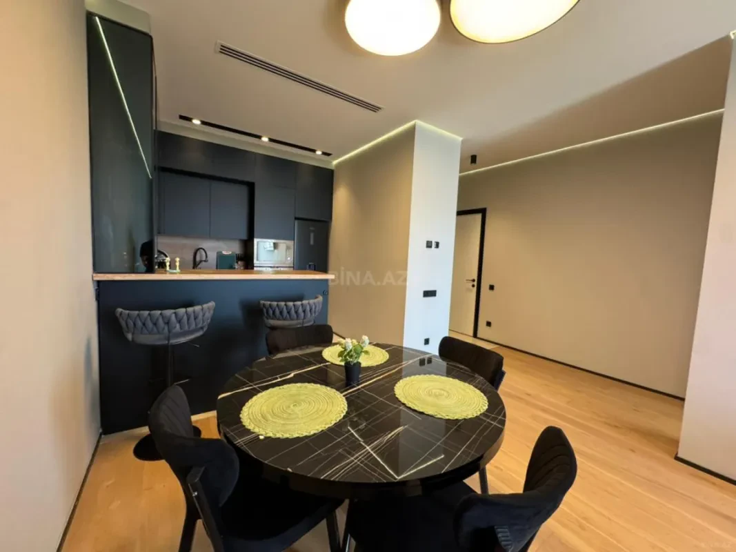 Kirayə verilir 2 otaqlı mənzil 77 m²