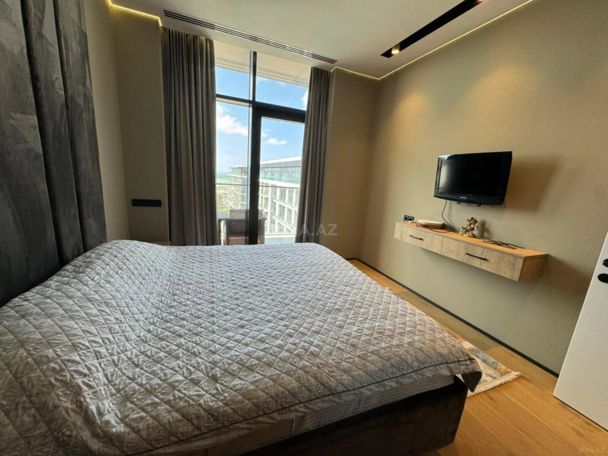 Kirayə verilir 2 otaqlı mənzil 77 m²