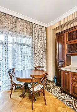 Kirayə verilir 3 otaqlı mənzil 160 m² — Bakı 3 otaq 160.00 m²