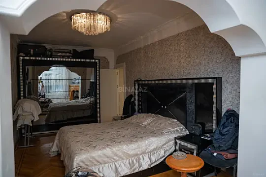 Satılır 5 otaqlı mənzil 125 m²