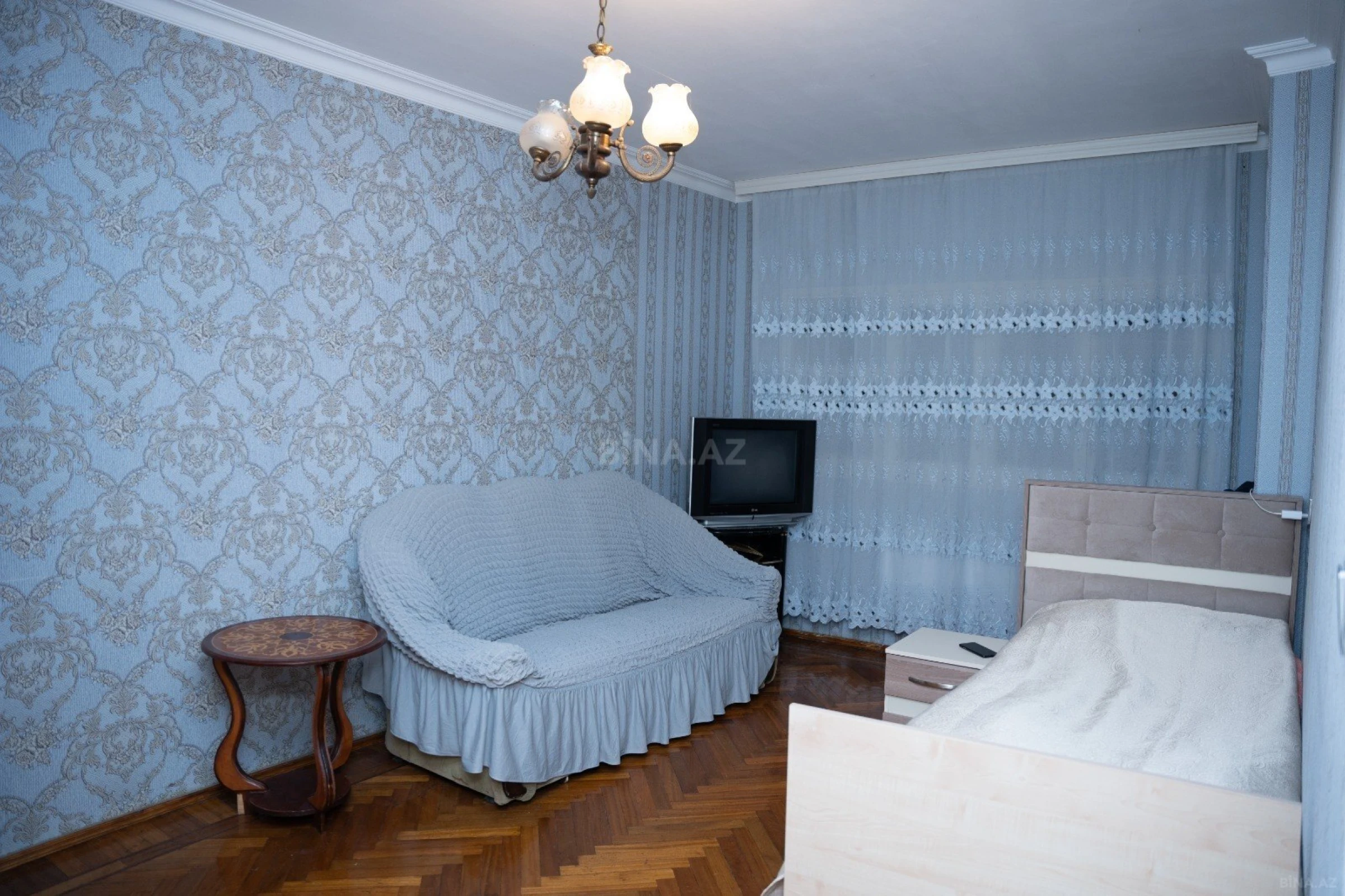 Satılır 5 otaqlı mənzil 125 m²