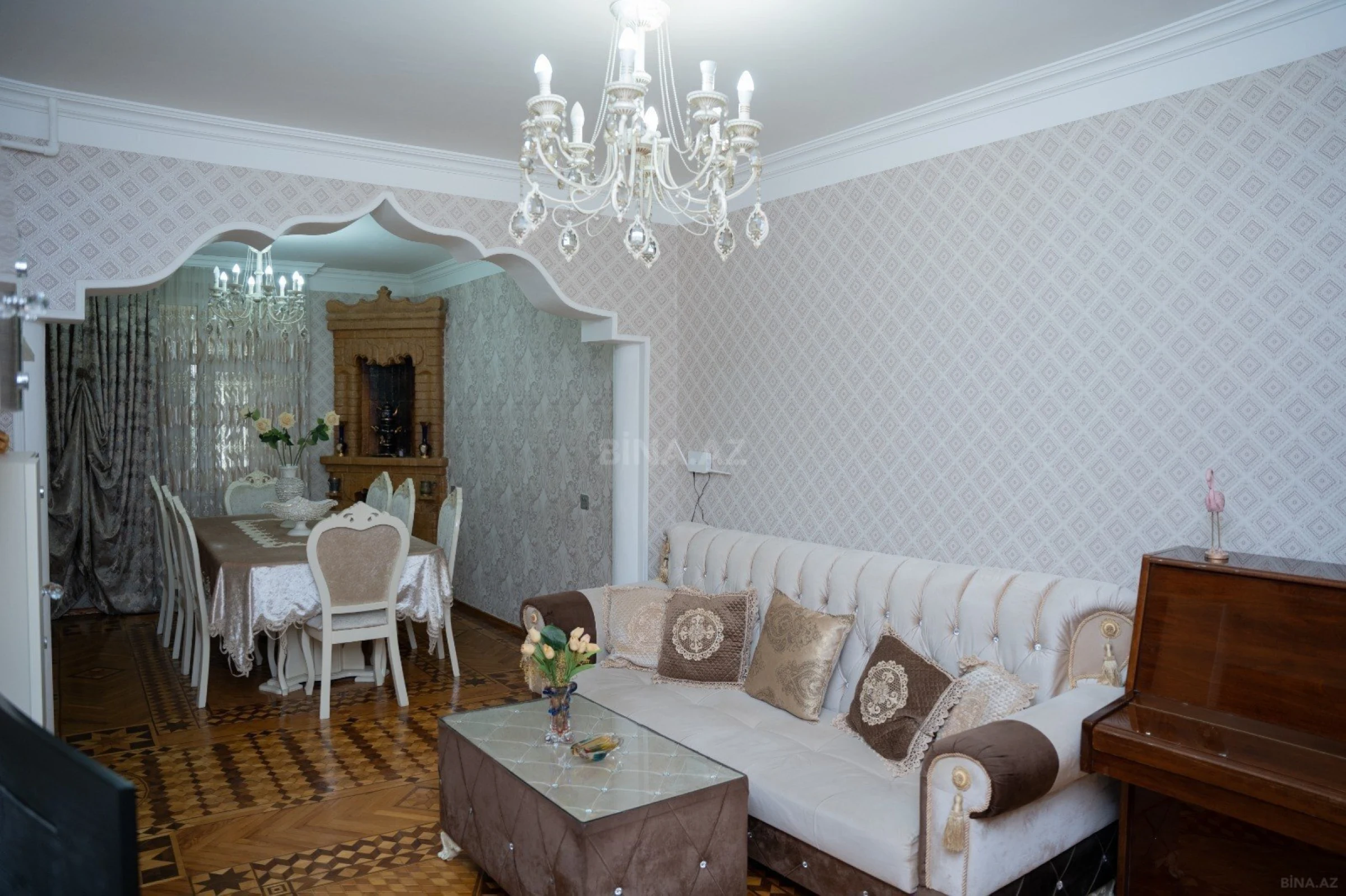 Satılır 5 otaqlı mənzil 125 m²