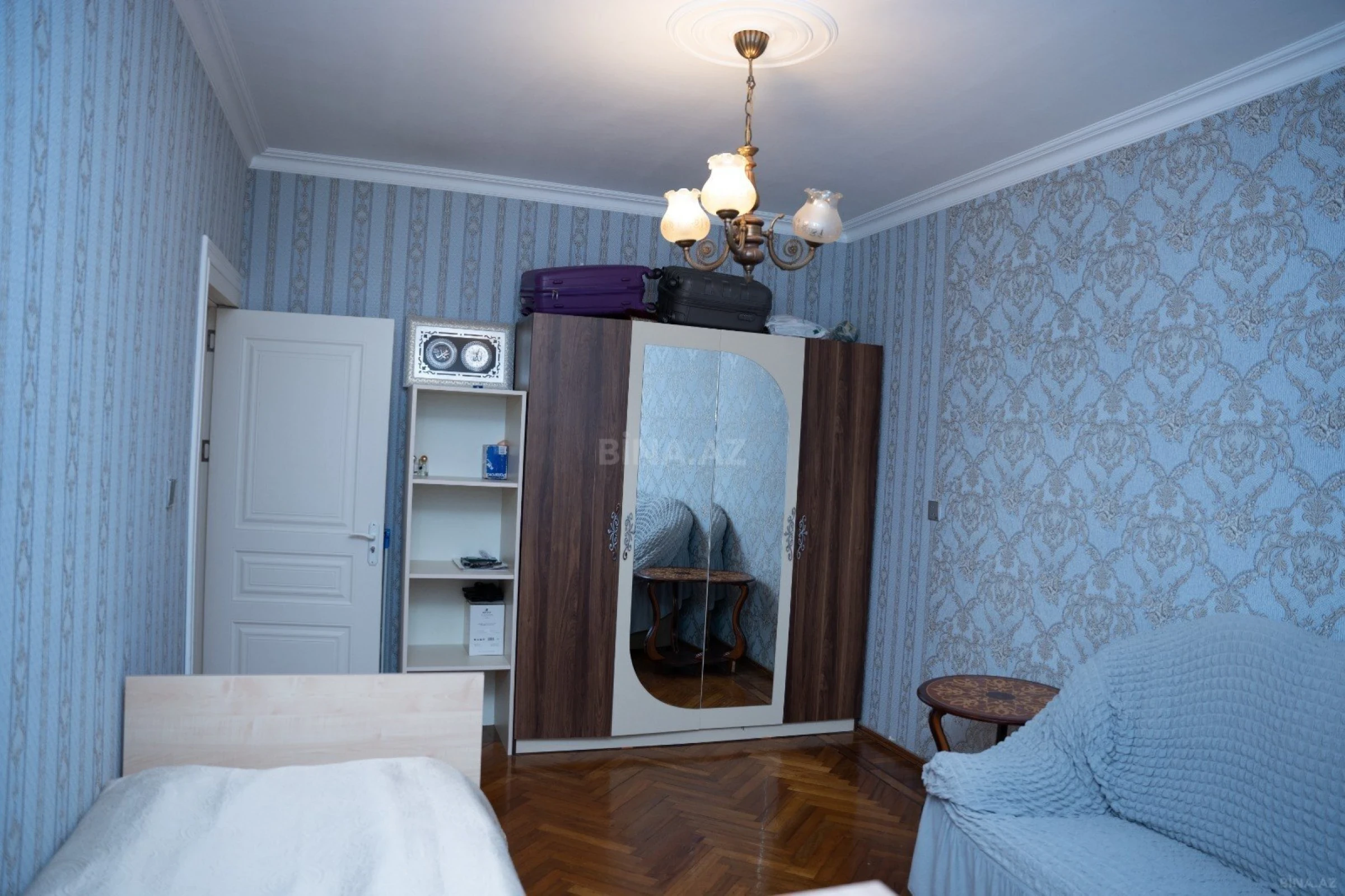 Satılır 5 otaqlı mənzil 125 m²