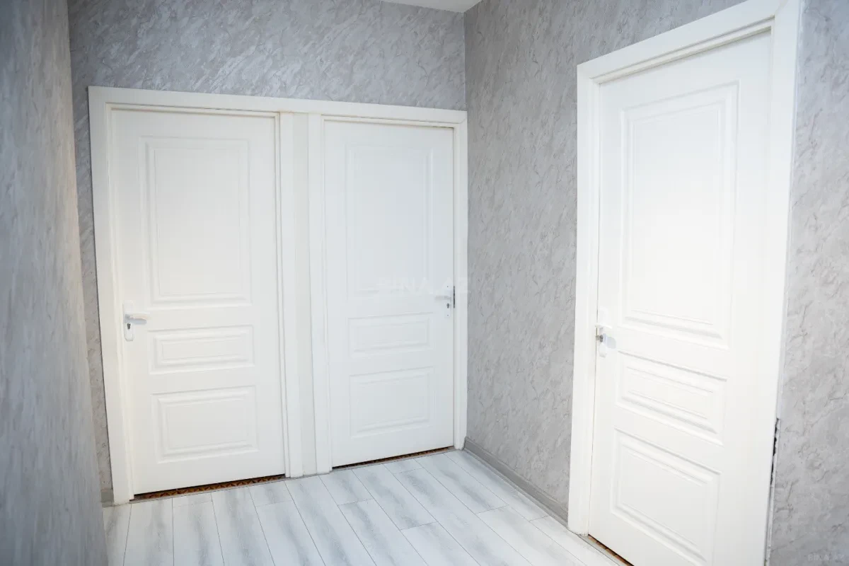 Satılır 5 otaqlı mənzil 125 m²