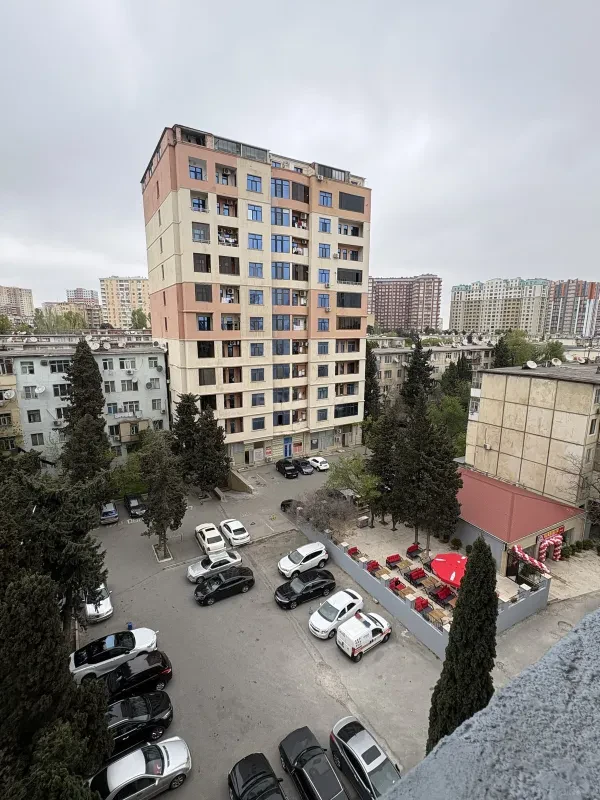 Kirayə verilir 2 otaqlı mənzil 105 m²