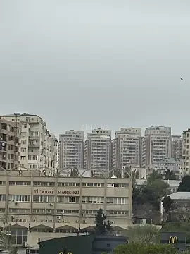 Kirayə verilir 2 otaqlı mənzil 105 m²