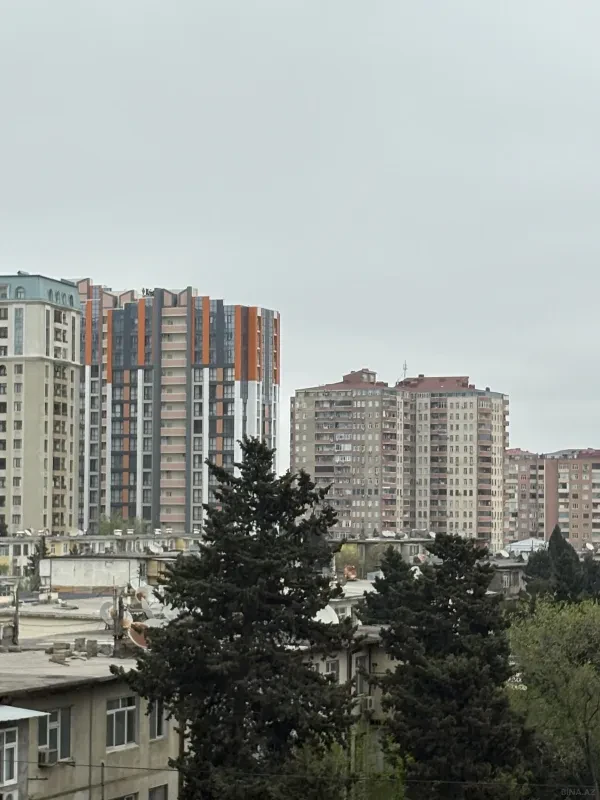 Kirayə verilir 2 otaqlı mənzil 105 m²