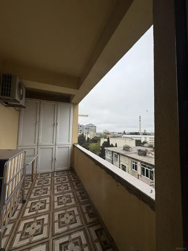 Kirayə verilir 2 otaqlı mənzil 105 m²