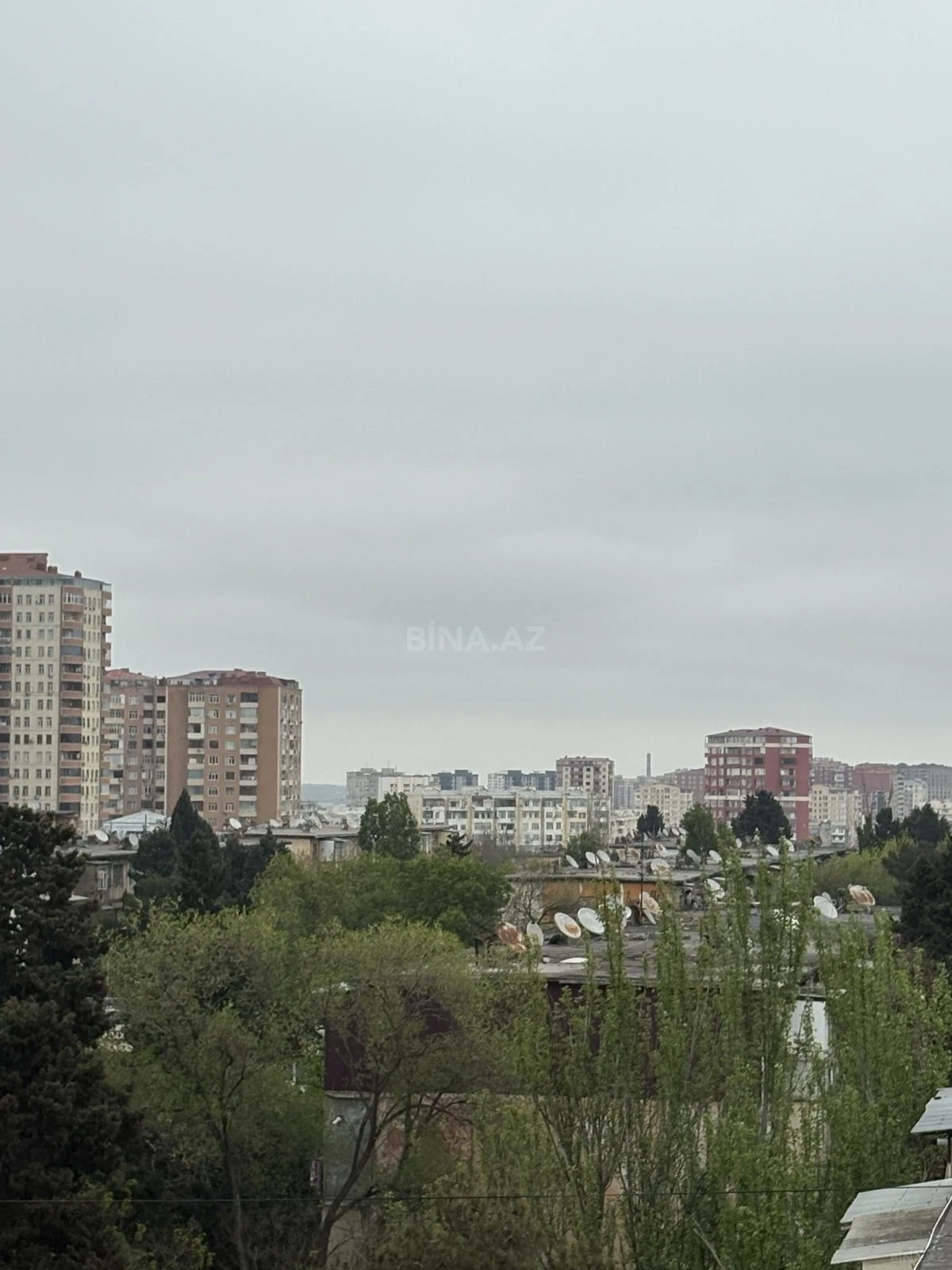 Kirayə verilir 2 otaqlı mənzil 105 m²