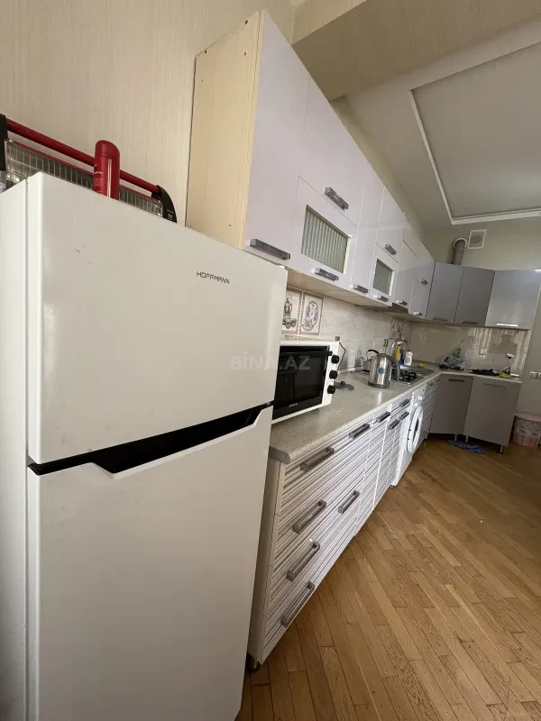 Kirayə verilir 2 otaqlı mənzil 105 m²