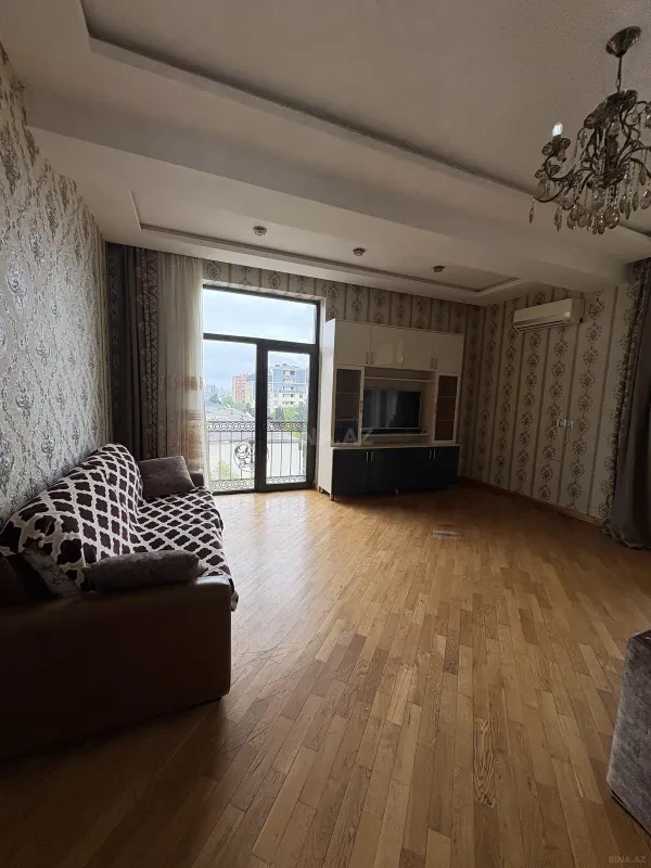Kirayə verilir 2 otaqlı mənzil 105 m²