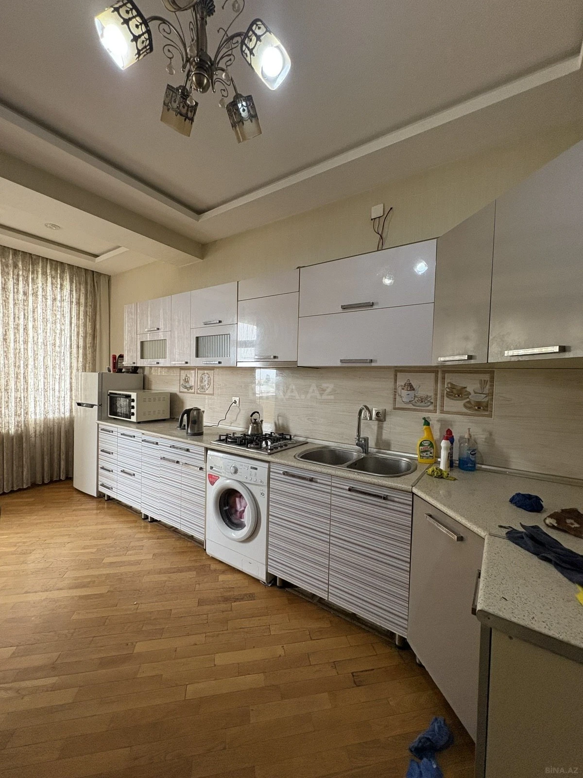 Kirayə verilir 2 otaqlı mənzil 105 m²
