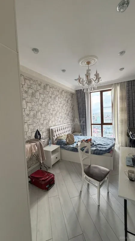 Kirayə verilir 3 otaqlı mənzil 120 m²